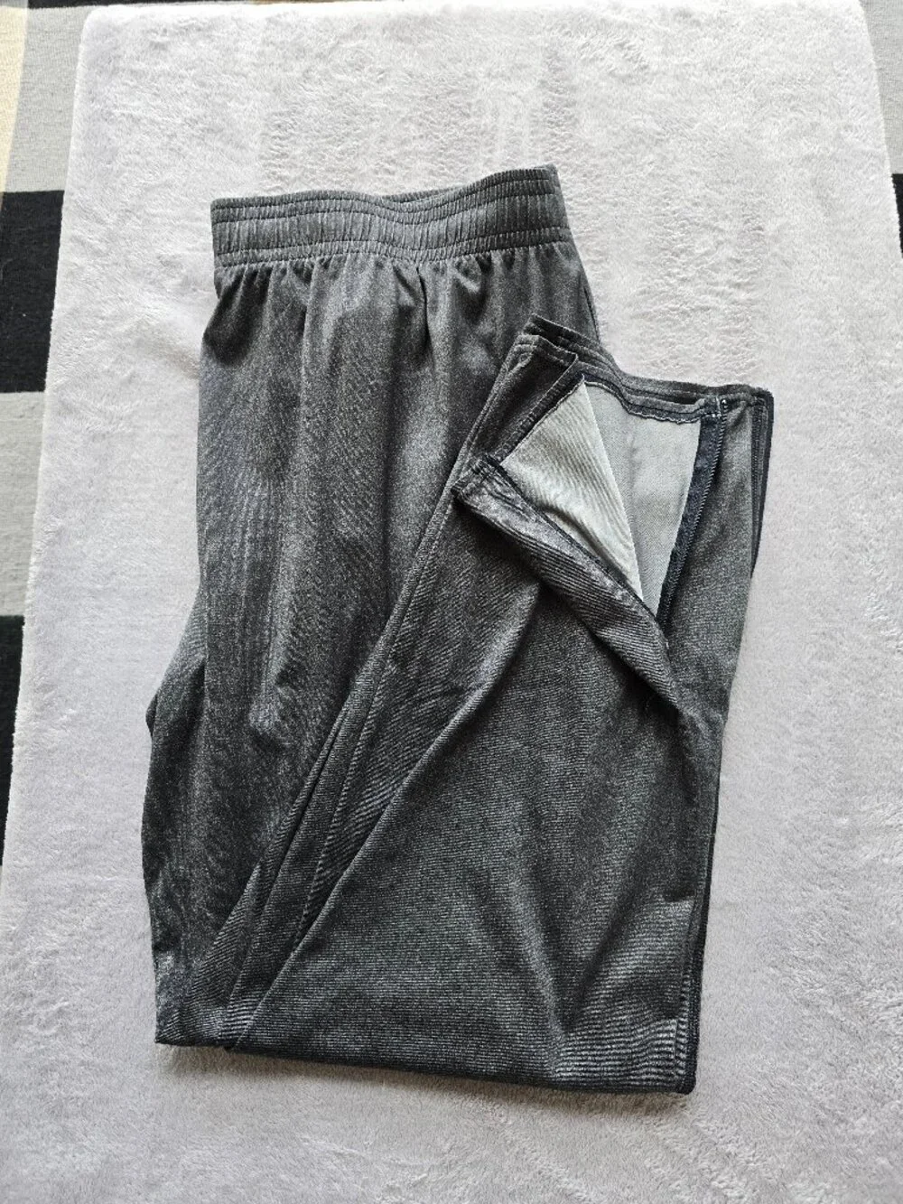 2 Under Armour joggers grey loose fit size 2XL - Picture 2 of 7